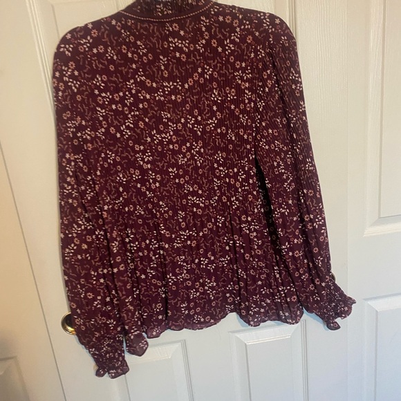 Max Studio Red Ruffled V-Neck Blouse - Picture 7 of 7